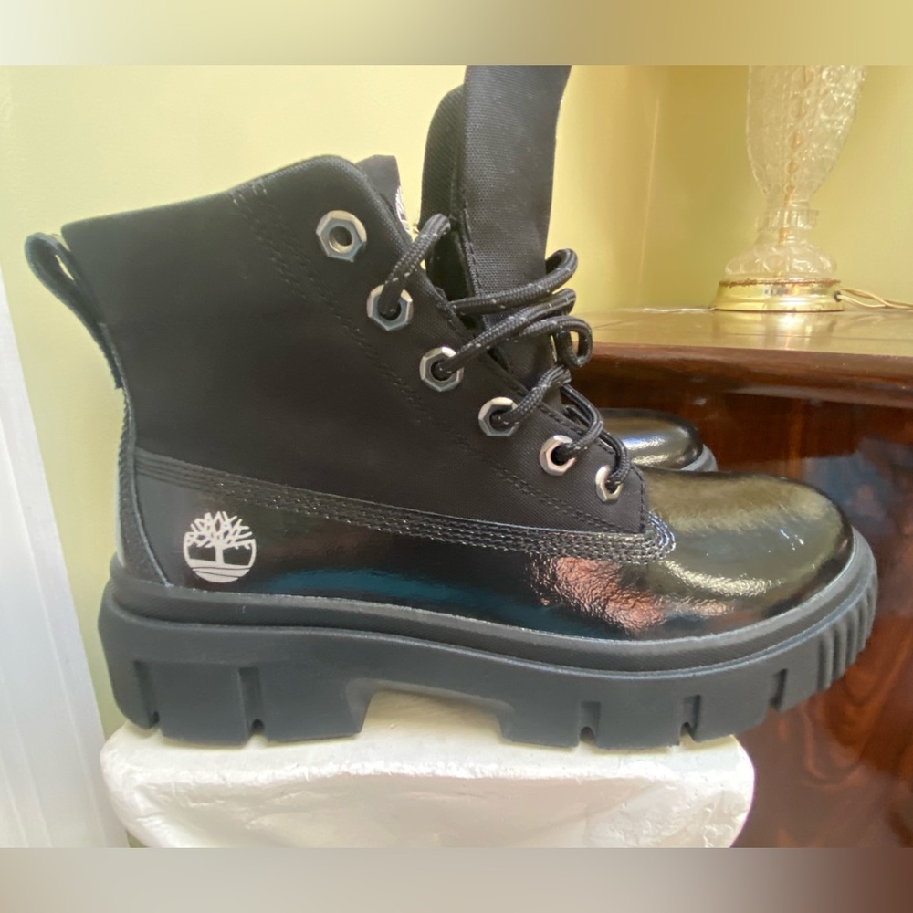 Timberland super light Glossy Black Lace-Up Boots size 9 women H14N16